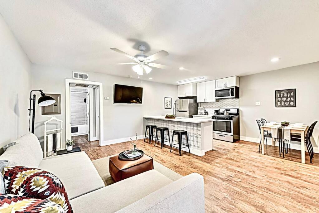 New - Near Deep Ellum + Downtown Dallas Flat المظهر الخارجي الصورة