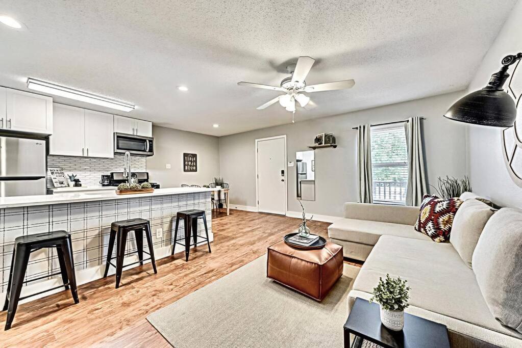 New - Near Deep Ellum + Downtown Dallas Flat المظهر الخارجي الصورة