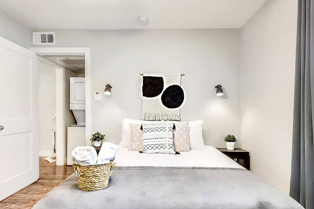 New - Near Deep Ellum + Downtown Dallas Flat المظهر الخارجي الصورة