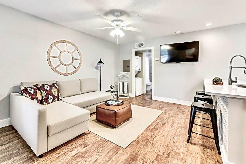 New - Near Deep Ellum + Downtown Dallas Flat المظهر الخارجي الصورة