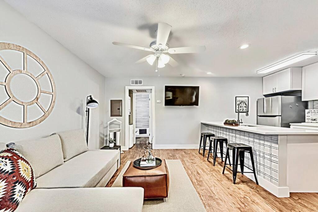 New - Near Deep Ellum + Downtown Dallas Flat المظهر الخارجي الصورة